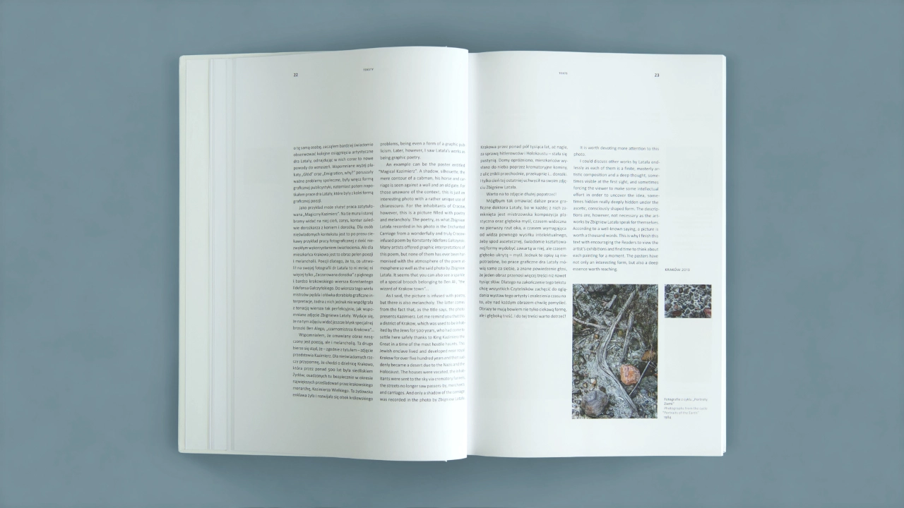 Publikacja Zbigniewa Latały Gra z wyobraźnią / Playing with inagination zaprojektowana przez Voit Studio, rozkład&oacute;wka
